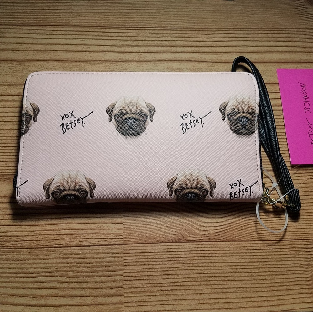 Betsey Johnson Pug Pink Wallet/Wristlet - Picture 2 of 6